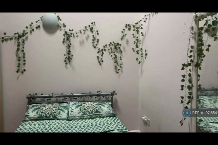 2 Bedroom Flat To Rent In Foxrose Courtyard, Nottingham, NG3