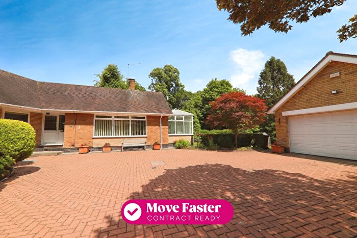 3 Bedroom Detached Bungalow For Sale In Beechfield Drive, Willerby, Hull, HU10