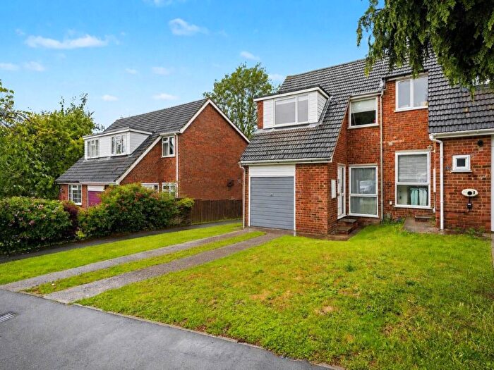 3 Bedroom End Of Terrace House For Sale In Shaftesbury Way, Royston, Hertfordshire, SG8