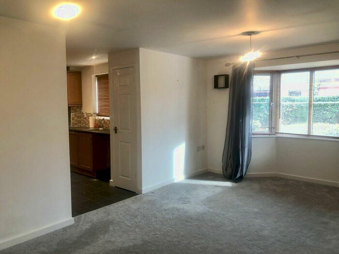 2 Bedroom Flat To Rent In Cedar Gate, Manning Road, Moulton
