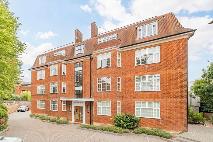3 Bedroom Flat To Rent In Grosvenor Hill, Wimbledon, SW19