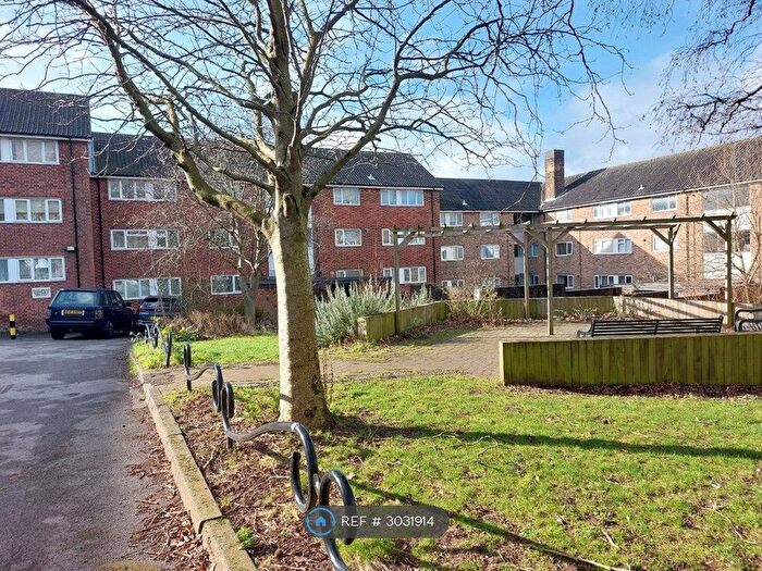 2 Bedroom Flat To Rent In Grafton Court, Nottingham, NG7