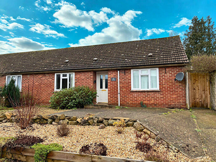 2 Bedroom Semi-Detached Bungalow For Sale In Paradise Way Chapel Row, RG7