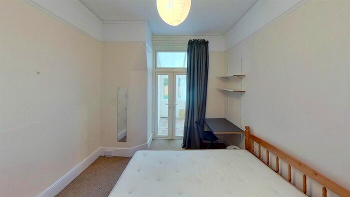 5 Bedroom Property To Rent In Orchard Road, Southsea PO4