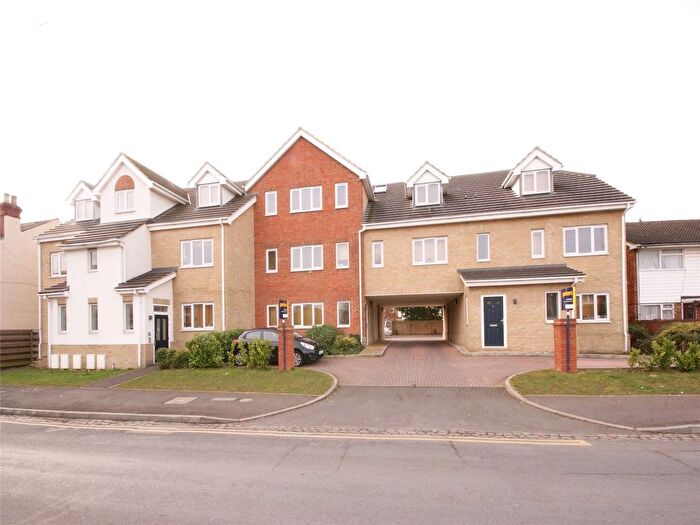 2 Bedroom Flat To Rent In Pipers Gate, Star Road, Caversham, Reading, RG4