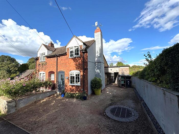 2 Bedroom Semi-Detached House For Sale In Pool Hill, Newent, GL18