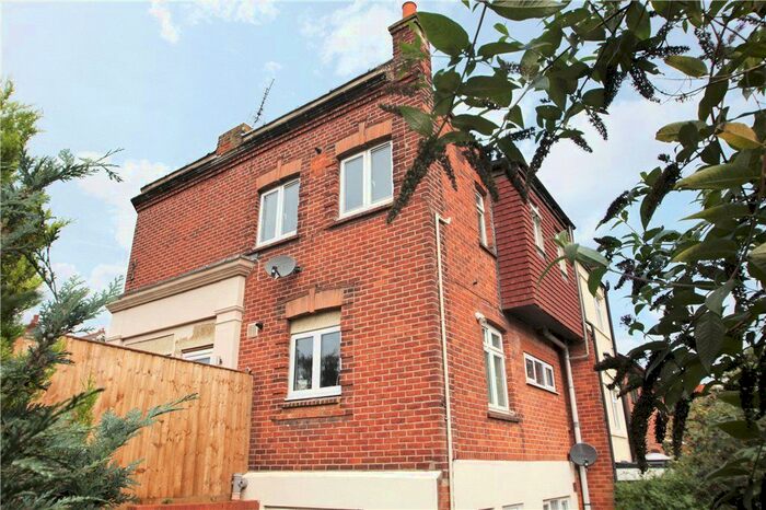 2 Bedroom Maisonette To Rent In Kidmore Road, Caversham, Reading, Berkshire, RG4
