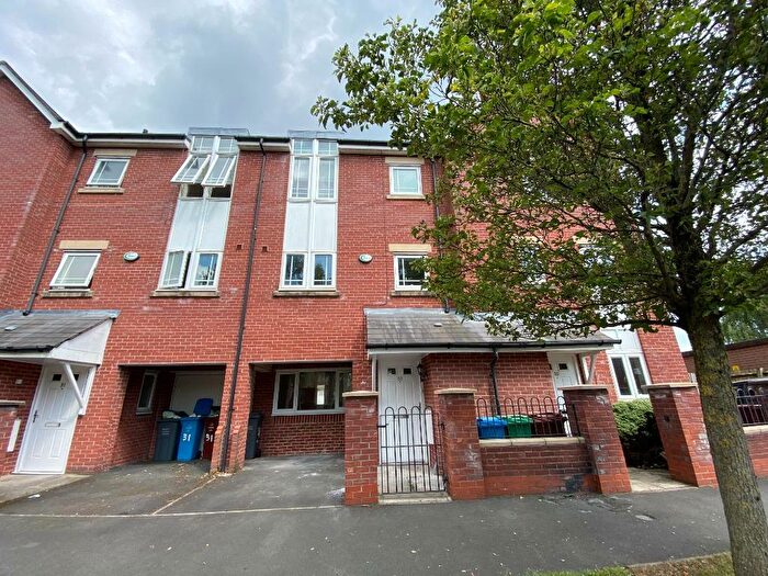4 Bedroom Terraced House To Rent In Drayton Street, Manchester, M15