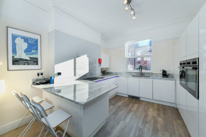 6 Bedroom Terraced House To Rent In Forest Road East, Nottingham, NG1