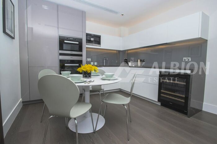 3 Bedroom Flat To Rent In Lord Kensington House, Radnor Terrace, London, W14