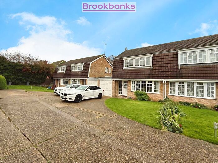 3 Bedroom Semi Detached House For Sale In Archer Way, Swanley, Kent, BR8