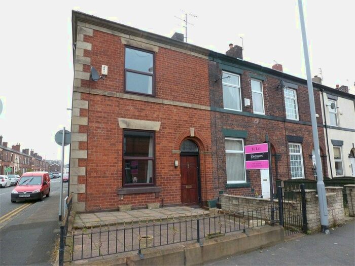 2 Bedroom End Of Terrace House To Rent In Walshaw Road, Bury, BL8