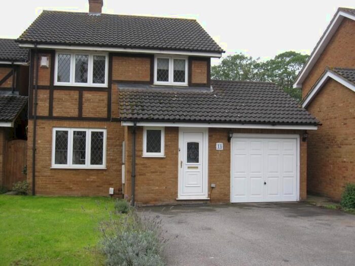 3 Bedroom Detached House To Rent In Tinsey Close, Egham, Surrey, TW20