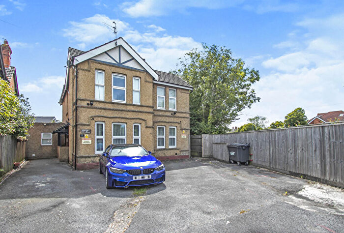 1 Bedroom Flat To Rent In Lowther Gardens, Bournemouth, BH8