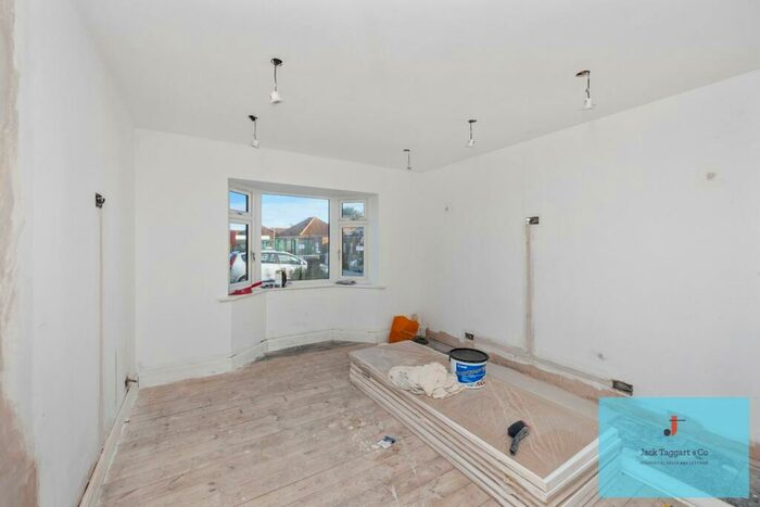 3 Bedroom Terraced House For Sale In Irene Avenue, Lancing, BN15