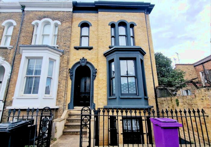 6 Bedroom Terraced House To Rent In Alderney Road, E1