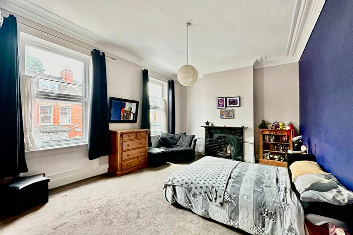 3 Bedroom Terraced House For Sale In Morpeth Street, Hull, HU3