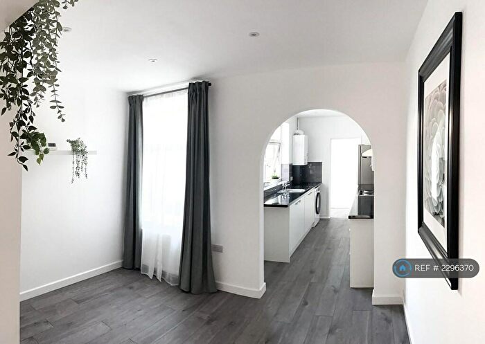 2 Bedroom Terraced House To Rent In Londesborough Road, Southsea, PO4