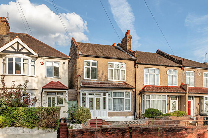 3 Bedroom Terraced House For Sale In Stainton Road, London, SE6