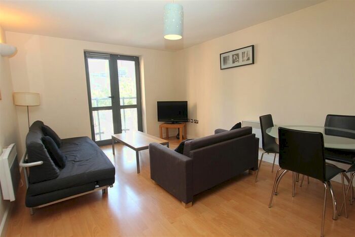 2 Bedroom Flat To Rent In City Walk, Leeds, LS11