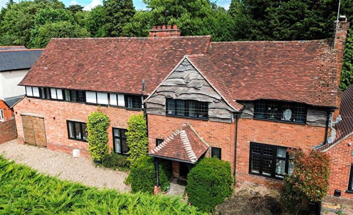 6 Bedroom Character Property For Sale In Farnborough Road, Farnborough, GU14