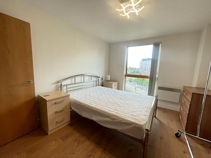 2 Bedroom Apartment To Rent In Vallea Court, Redbank, M4