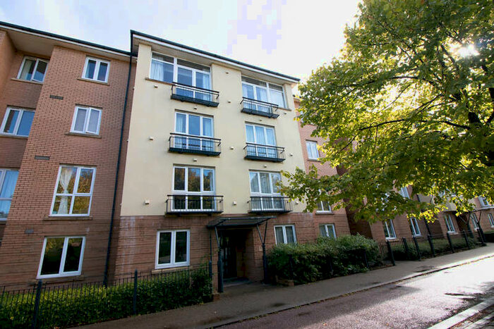 2 Bedroom Flat To Rent In Sorento House, Lloyd George Avenue, Cardiff, CF10
