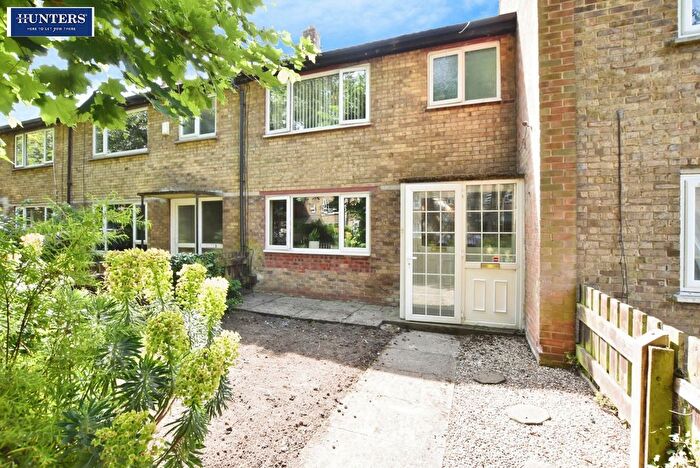 3 Bedroom Terraced House For Sale In St. Albans Close, Scunthorpe, DN17