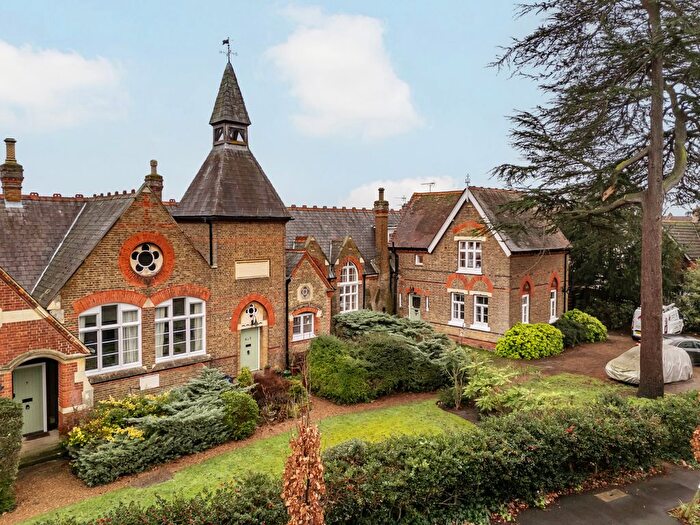 3 Bedroom Flat For Sale In Church Lane, Merton Park, London, SW19