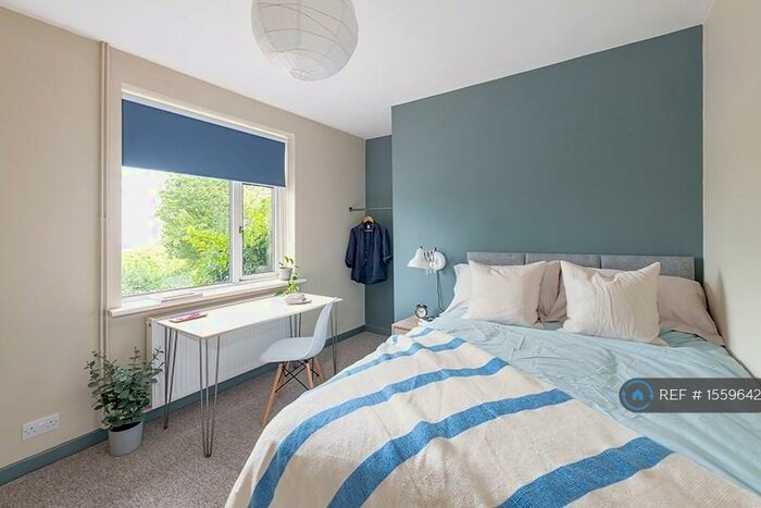 6 Bedroom Semi-Detached House To Rent In Kelston View, Bath, BA2