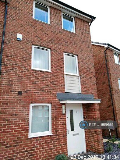 4 Bedroom Semi-Detached House To Rent In Burroughs Drive, Dartford, DA1