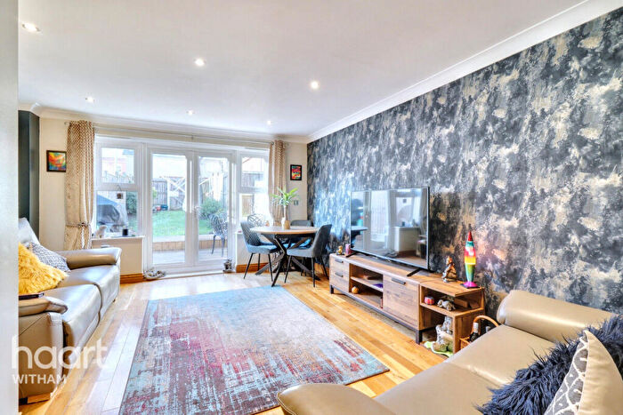 3 Bedroom Town House For Sale In Randall Close, Witham, CM8