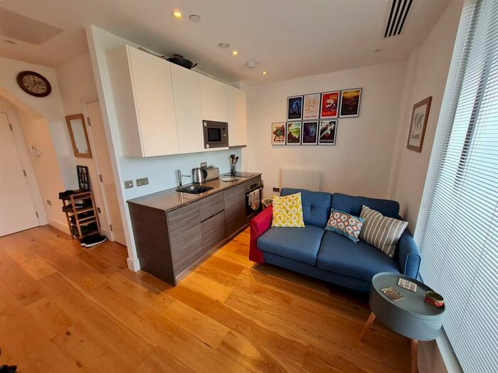 1 Bedroom Flat To Rent In Trinity Square, Staines Road, Hounslow, TW3