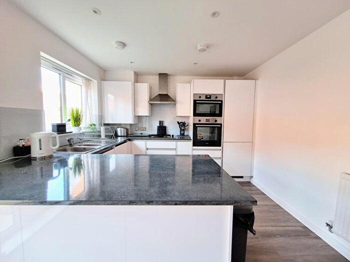 3 Bedroom Detached House To Rent In Whiting Avenue, Greenhithe, DA9