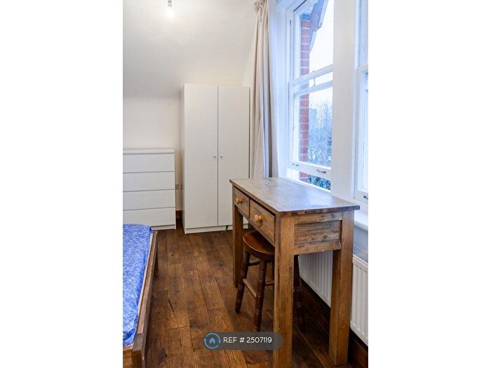 Studio To Rent In Mapesbury Lodge, London, NW2