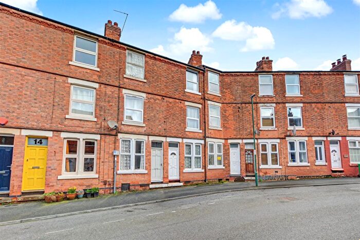 3 Bedroom Terraced House For Sale In Broxtowe Street, Nottingham, NG5