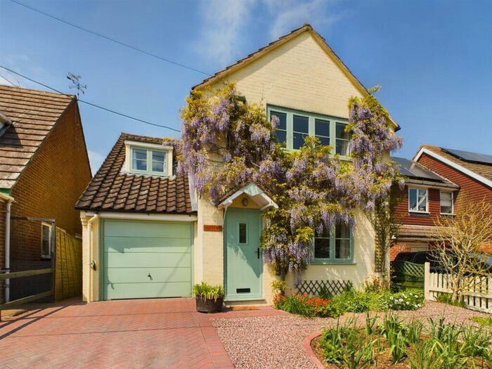 3 Bedroom Detached House For Sale In Dog Lane, Ashampstead, RG8