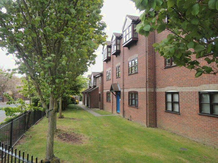 1 Bedroom Flat To Rent In Highwoods, CO4