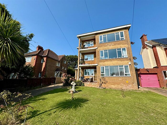 2 Bedroom Flat To Rent In Cooden Drive, Bexhill-On-Sea, TN39