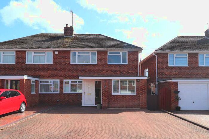 3 Bedroom Semi-Detached House To Rent In Porchester Road, Gloucester, GL3