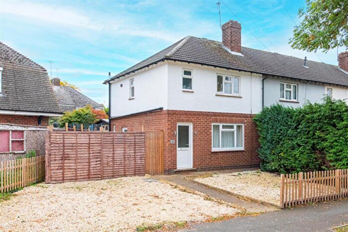3 Bedroom Semi-Detached House To Rent In Orchard Crescent, Kettering, NN16
