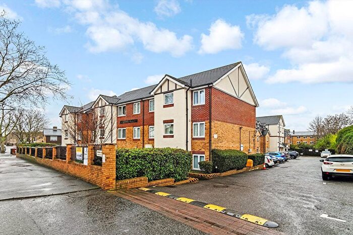 1 Bedroom Flat For Sale In Chingford Mount Road, Chingford, E4