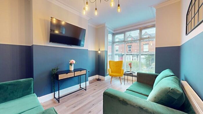 6 Bedroom Terraced House To Rent In Grimthorpe Terrace, Headingley, Leeds, LS6