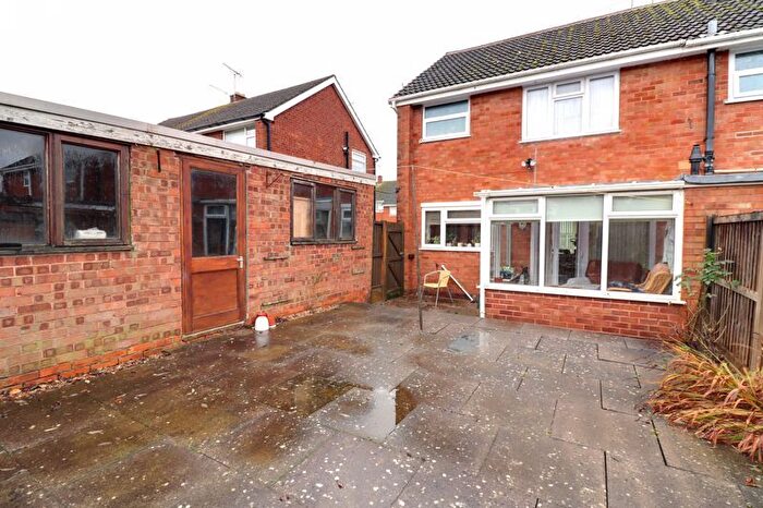 3 Bedroom Semi-Detached House For Sale In Wordsworth Avenue, Castle Ridge, Stafford, ST17