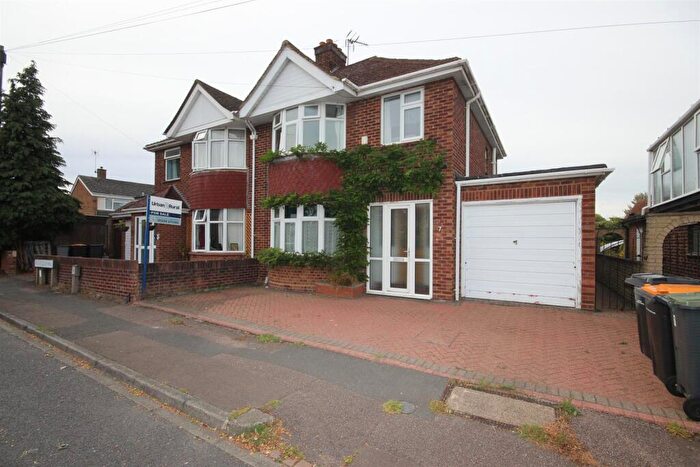 3 Bedroom Semi-Detached House For Sale In King William Road, Kempston, Beds, MK42