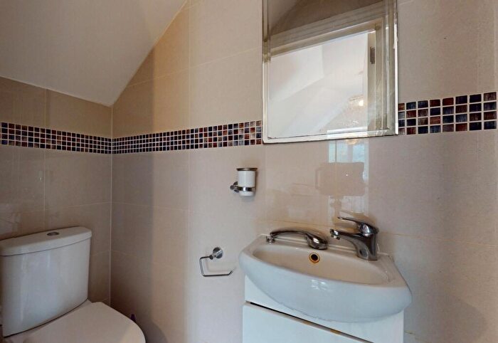 3 Bedroom Flat To Rent In Greenford Road, Harrow, HA1