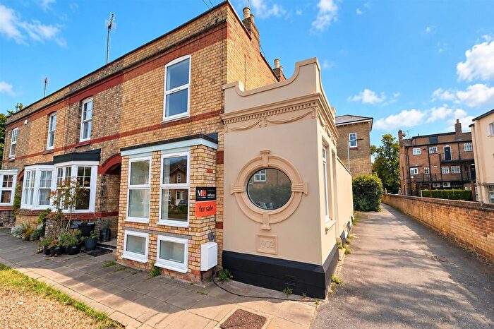 3 Bedroom End Of Terrace House For Sale In Church Lane, Newmarket, CB8