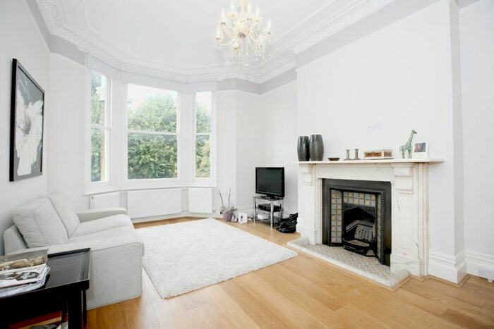 2 Bedroom Flat To Rent In Harvard Road, London, W4