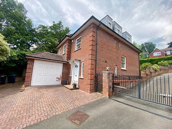 5 Bedroom Detached House To Rent In Southwood Avenue, Kingston Upon Thames, KT2