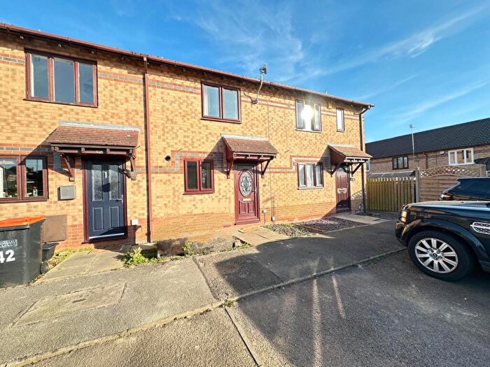 2 Bedroom Terraced House To Rent In Dovedale, Luton, Bedfordshire, LU2